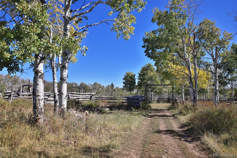 2586 26 1/10 Rd, Gateway, CO 81522