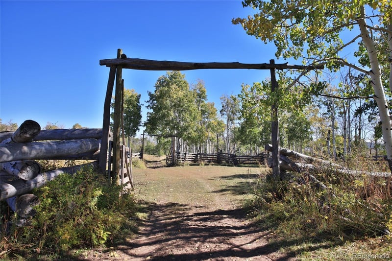 2586 26 1/10 Rd, Gateway, CO 81522