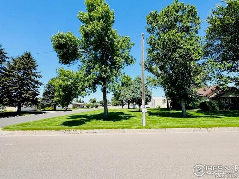 102 Westridge Ave, Haxtun, CO 80731