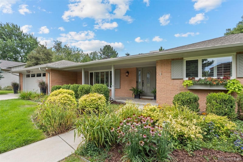 5850 S Happy Canyon Dr, Englewood, CO 80111
