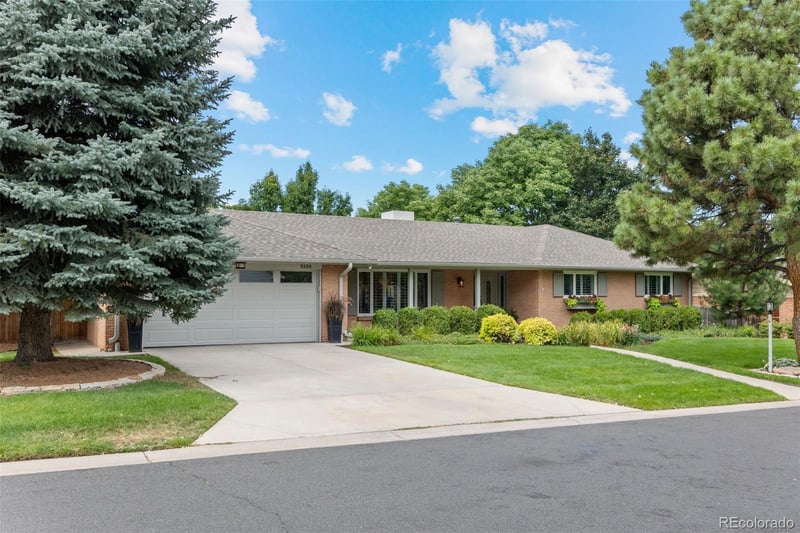5850 S Happy Canyon Dr, Englewood, CO 80111