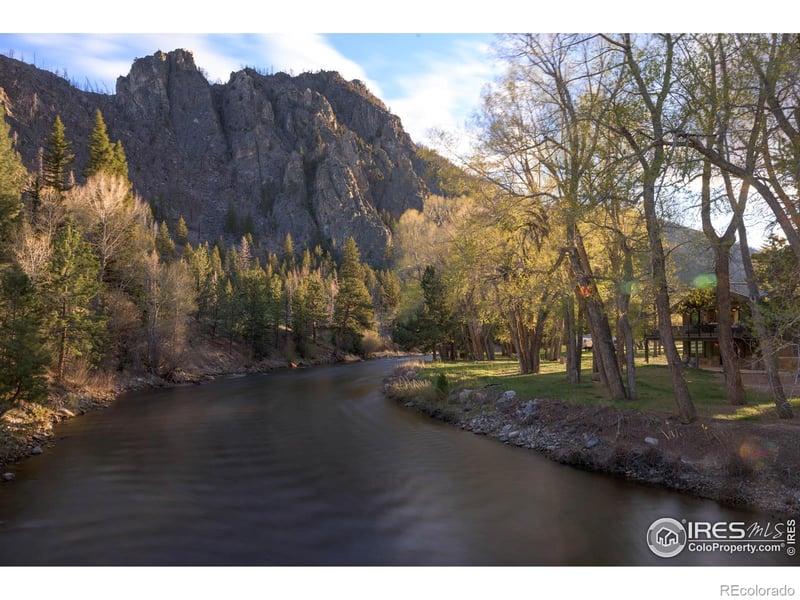 37797 Highway 14 , Bellvue, CO 80512