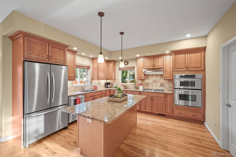 720 Emerald Ln, Lakewood, CO 80214