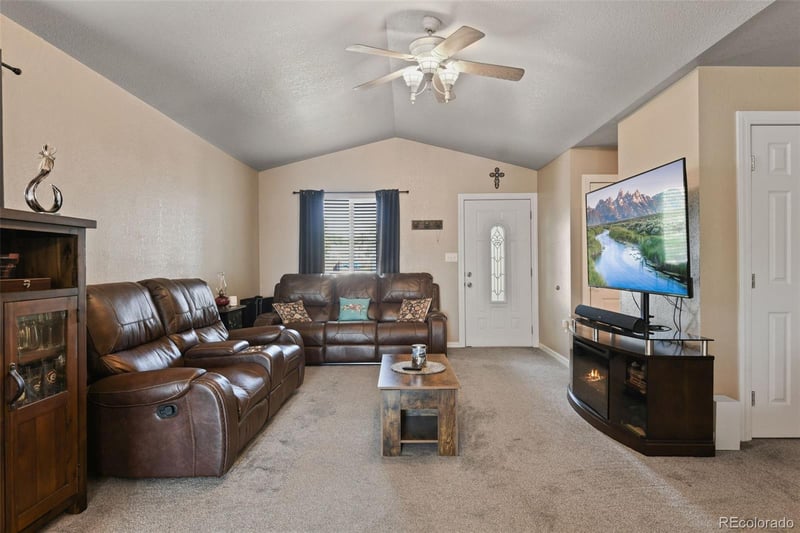 1306 Pleasant Acres Dr, Evans, CO 80620