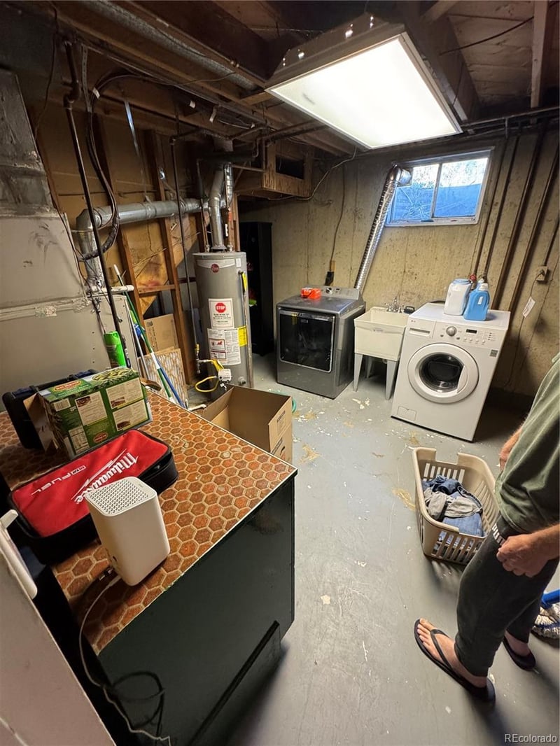 10475 Grant Dr, Northglenn, CO 80233