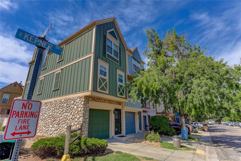 11996 Kepner Dr, Aurora, CO 80012