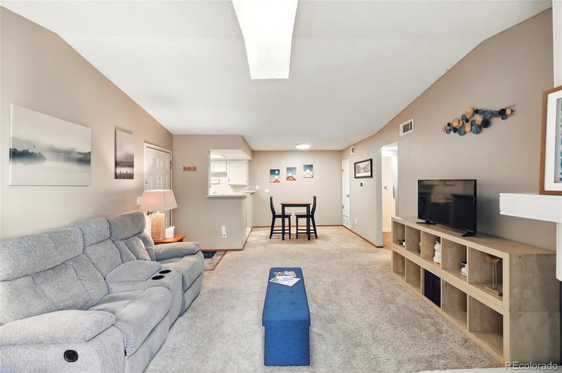 922 Walden St #201, Aurora, CO 80017