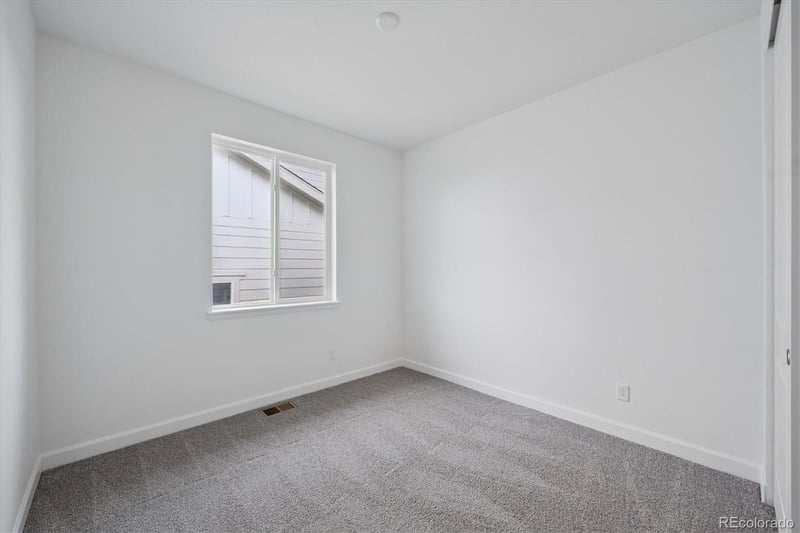 6389 Hidden River Ave, Loveland, CO 80538