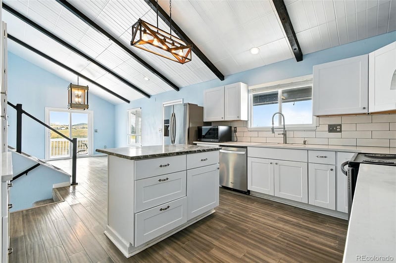 12290 Mesa View Rd, Larkspur, CO 80118