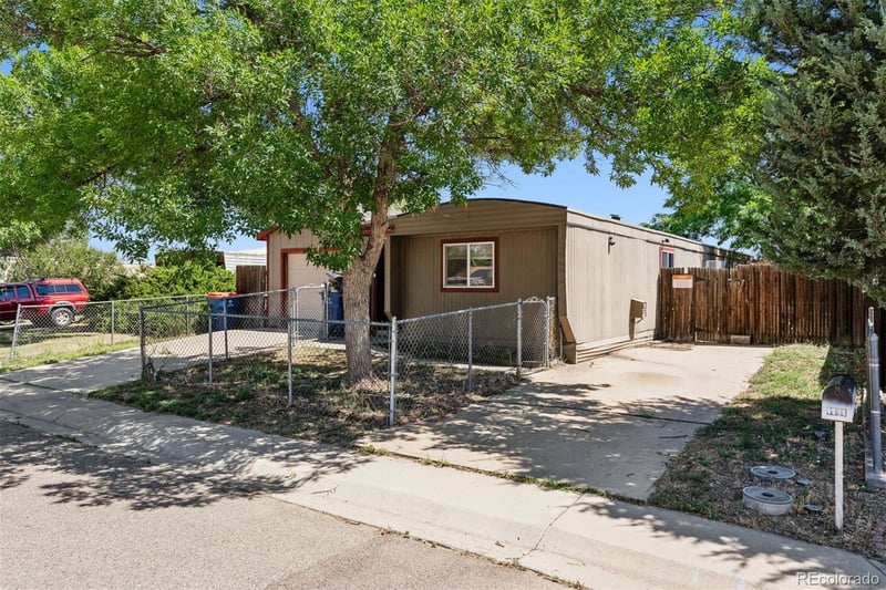 1044 Macdavidson Cir, Dacono, CO 80514