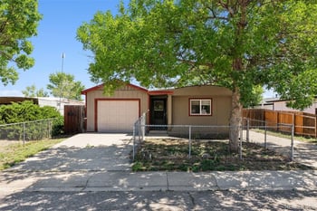 1044 Macdavidson Cir, Dacono, CO 80514