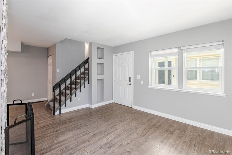 972 Pitkin Ct, Aurora, CO 80017