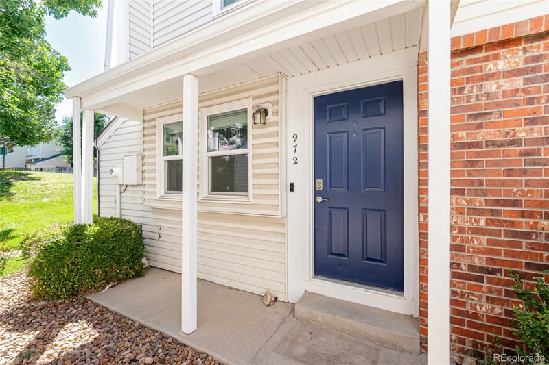 972 Pitkin Ct, Aurora, CO 80017
