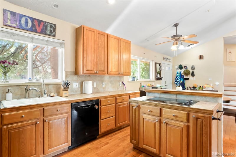 5295 Plymouth Dr, Littleton, CO 80128