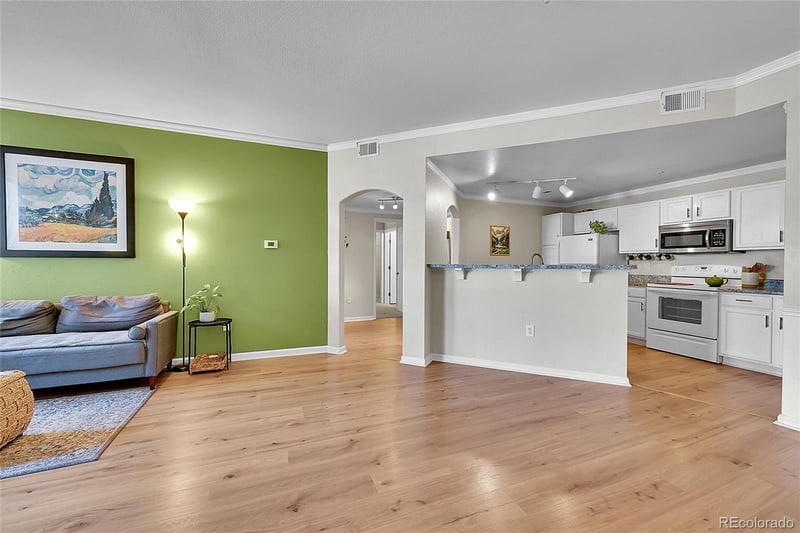 5756 N Genoa Way #12-105, Aurora, CO 80019