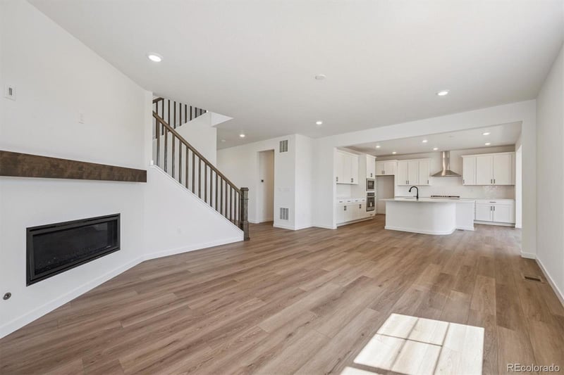 25020 E 42nd Ave, Aurora, CO 80019