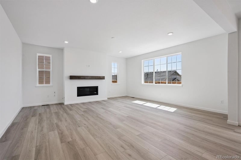 25040 E 42nd Ave, Aurora, CO 80019