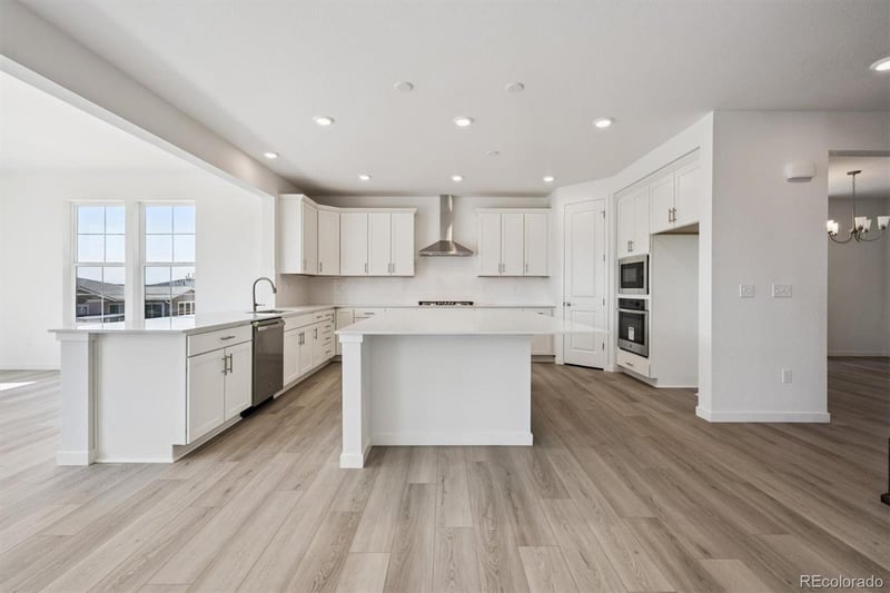 25040 E 42nd Ave, Aurora, CO 80019