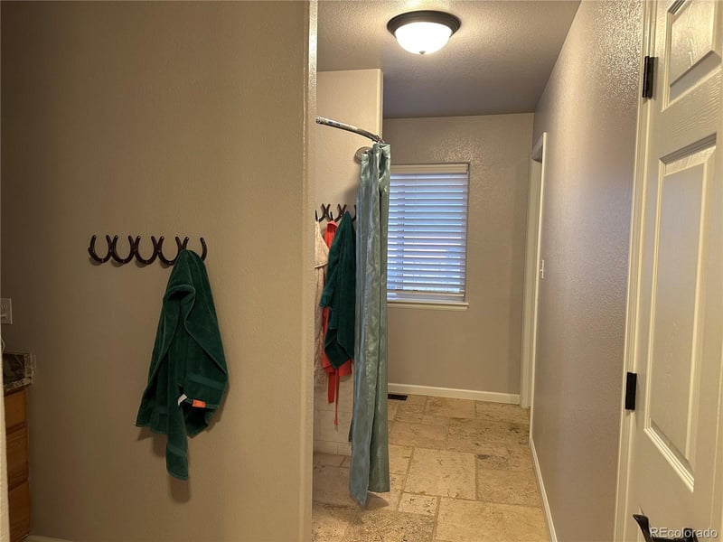 1080 Dutch Valley Rd, Bennett, CO 80102