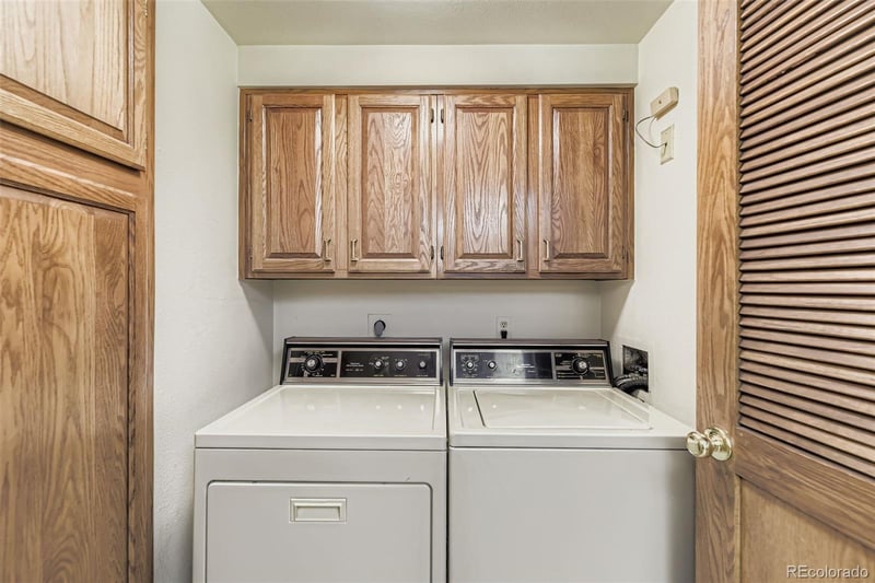 1900 E Girard Pl #204, Englewood, CO 80113