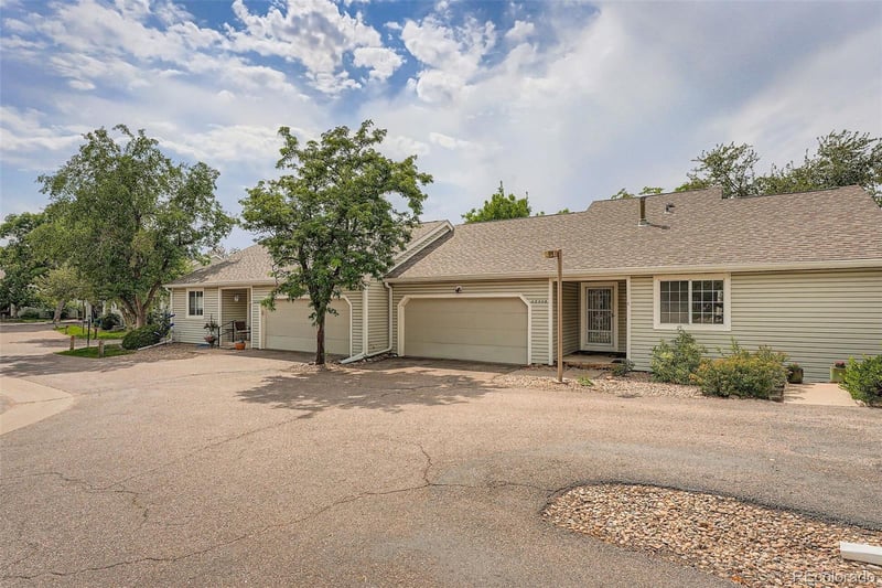2800 Heather Gardens Way #B, Aurora, CO 80014