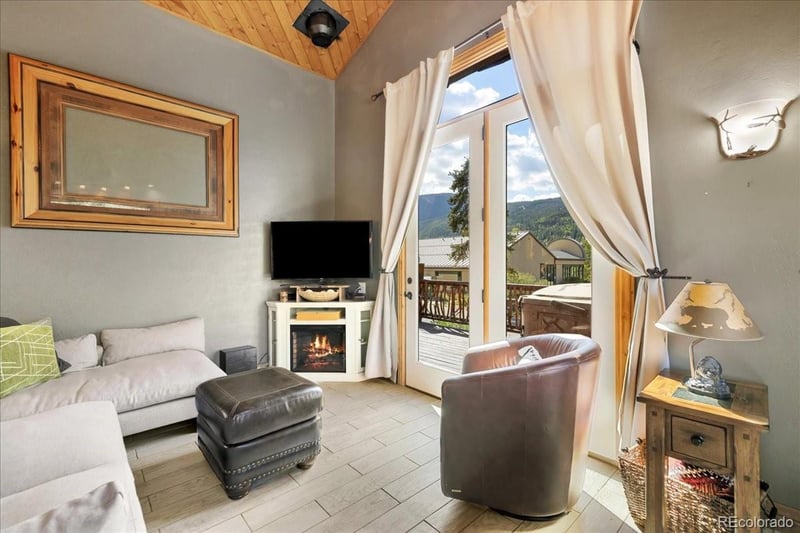 19 E Hanson Rd, Dillon, CO 80435