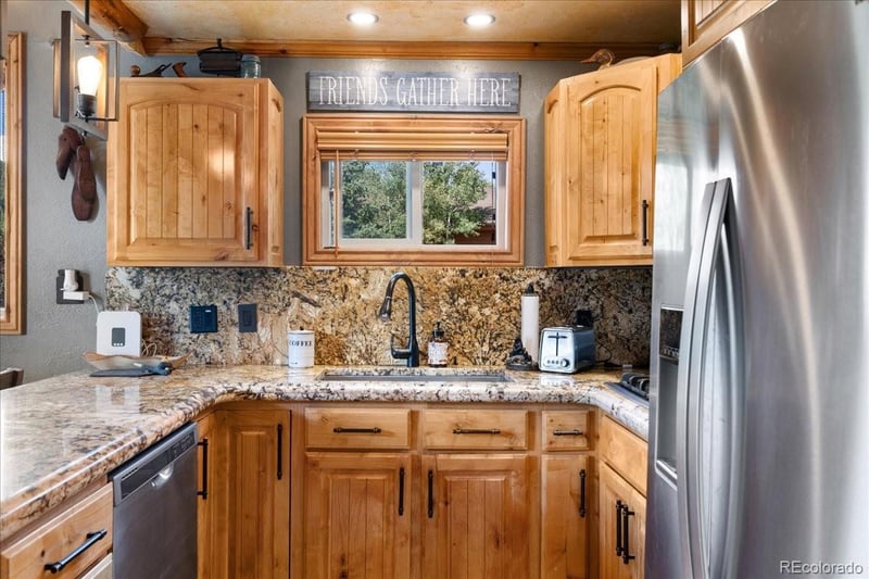 19 E Hanson Rd, Dillon, CO 80435