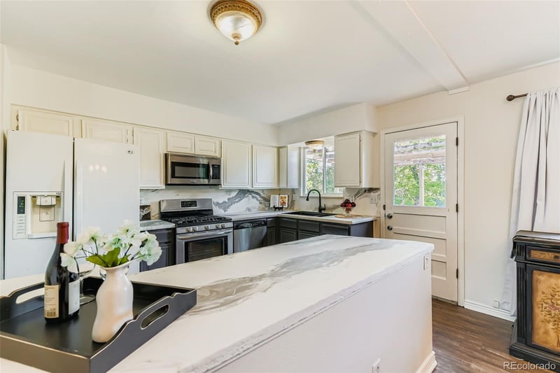 6340 70th Dr, Arvada, CO 80003