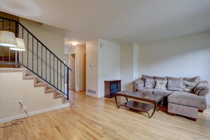 6751 Independence St, Littleton, CO 80128