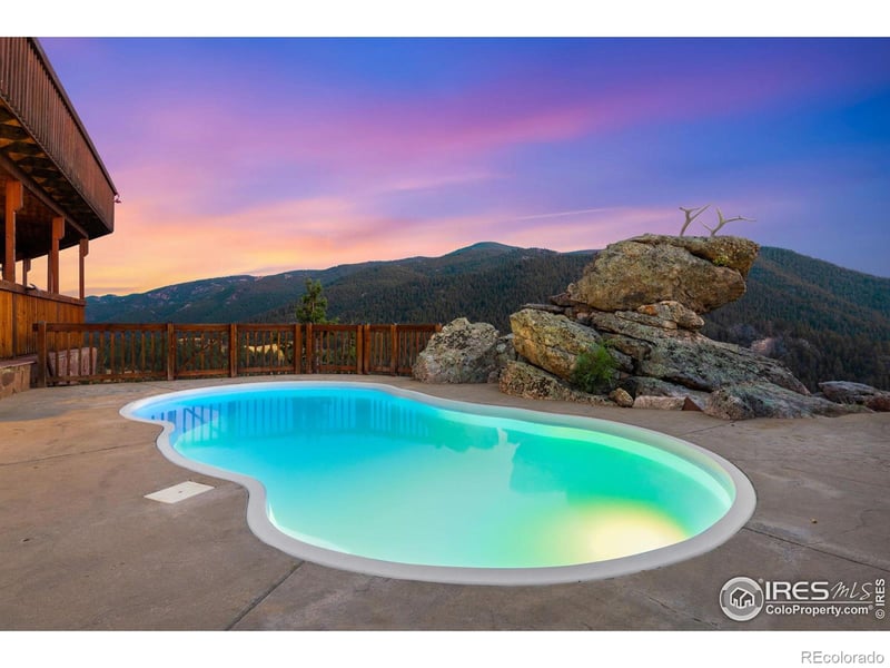 532 Elkridge Dr, Glen Haven, CO 80532