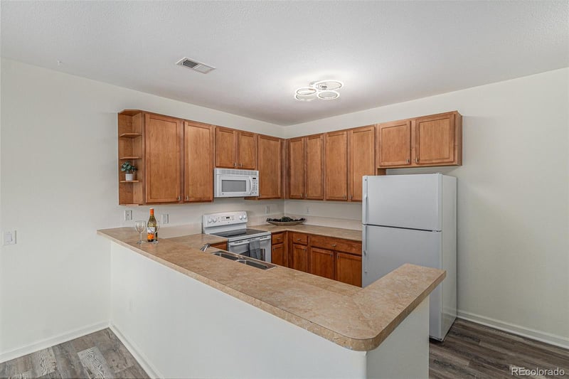 23450 E 5th Dr #104, Aurora, CO 80018