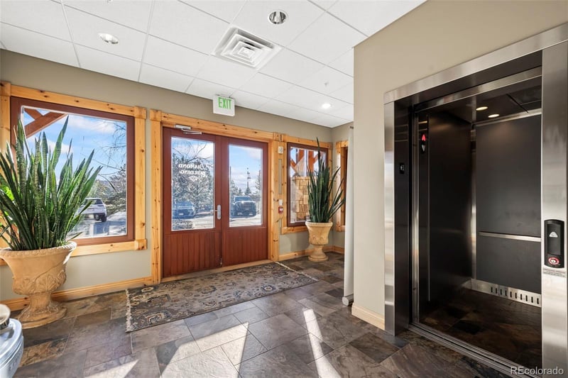 31955 Castle Ct, Evergreen, CO 80439