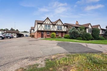 3855 Monaco Pw #102, Denver, CO 80237