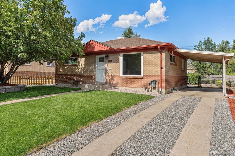 7000 Avrum Dr, Denver, CO 80221