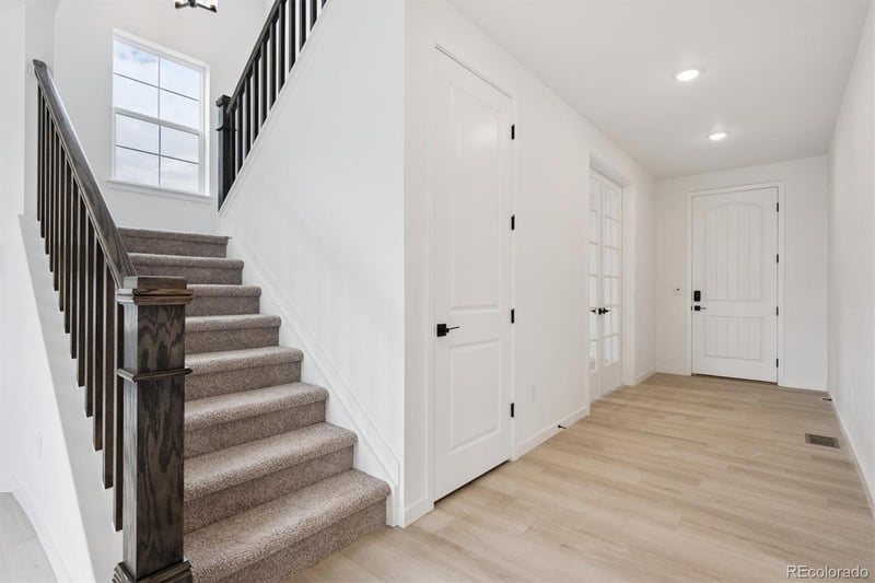 25020 Pacific Ave, Aurora, CO 80018