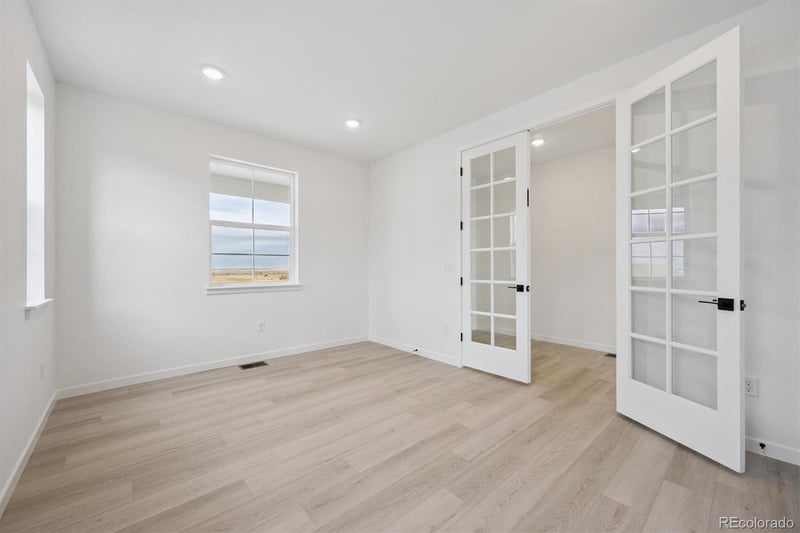 25020 Pacific Ave, Aurora, CO 80018