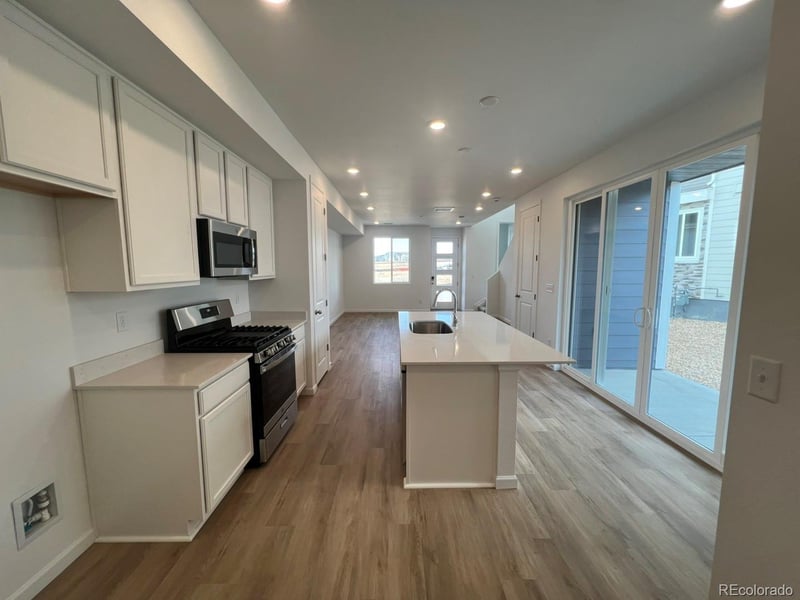 6659 Netherland St, Aurora, CO 80019