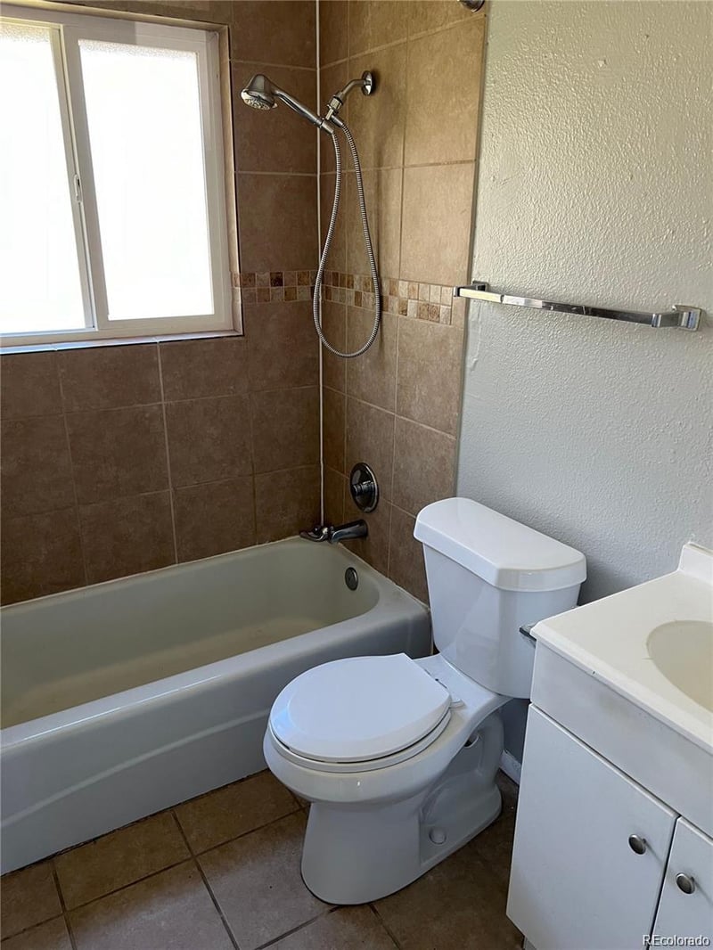 320 Vehr Dr, Colorado Springs, CO 80916
