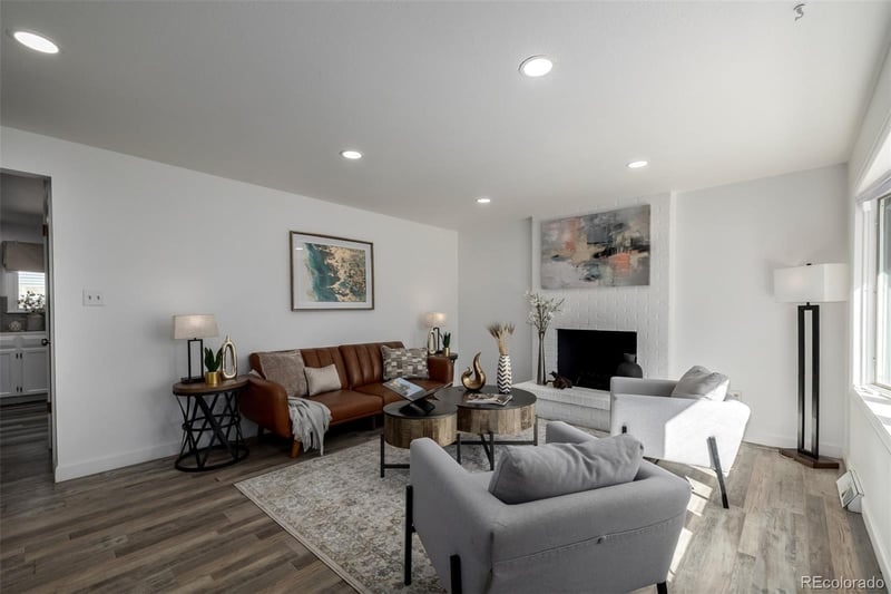 11087 Montview Blvd, Aurora, CO 80010