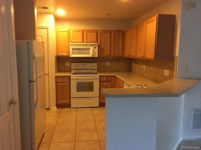17235 Arizona Dr, Aurora, CO 80017