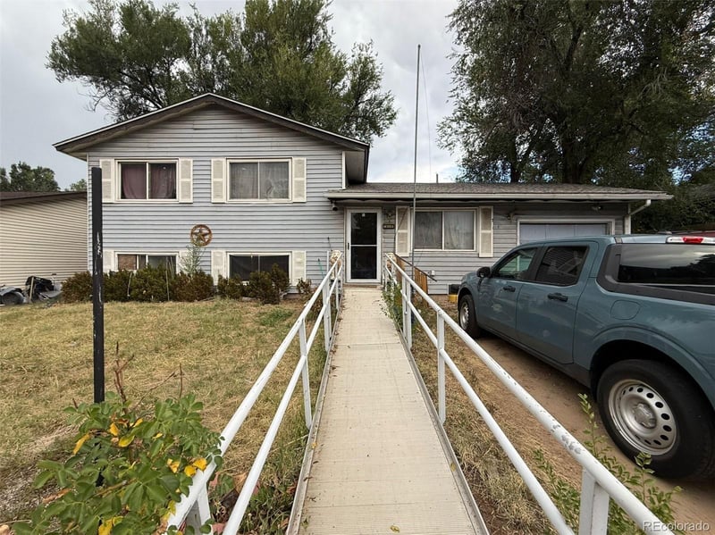 818 Circle Dr, Colorado Springs, CO 80910