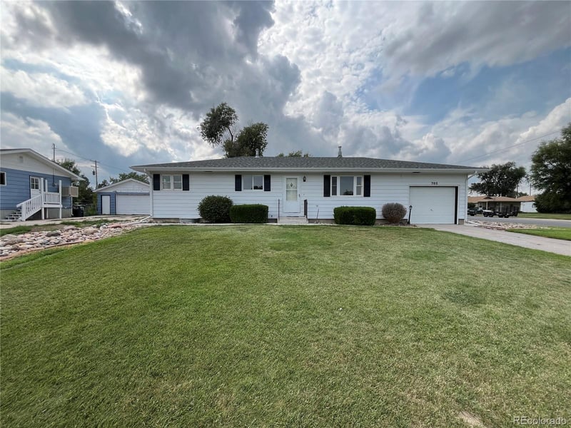 785 H Ave, Limon, CO 80828