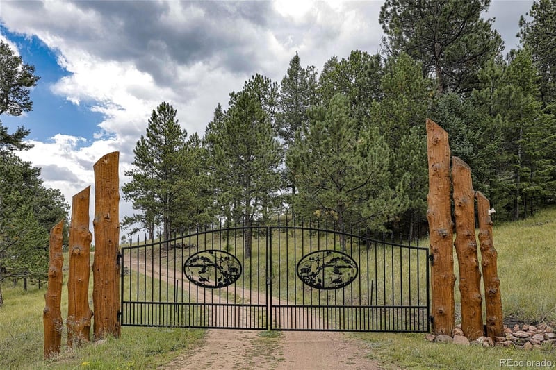 62 Cheyenne Rd, Florissant, CO 80816