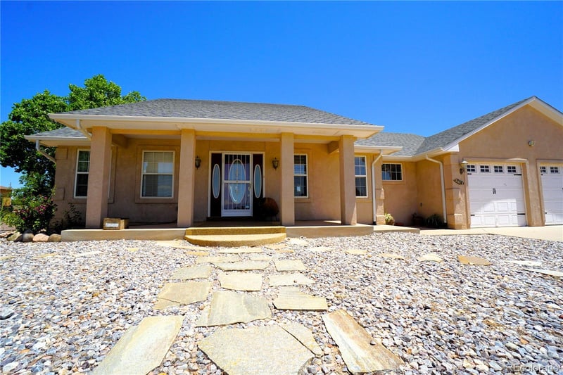 461 Fredonia Dr, Pueblo, CO 81007