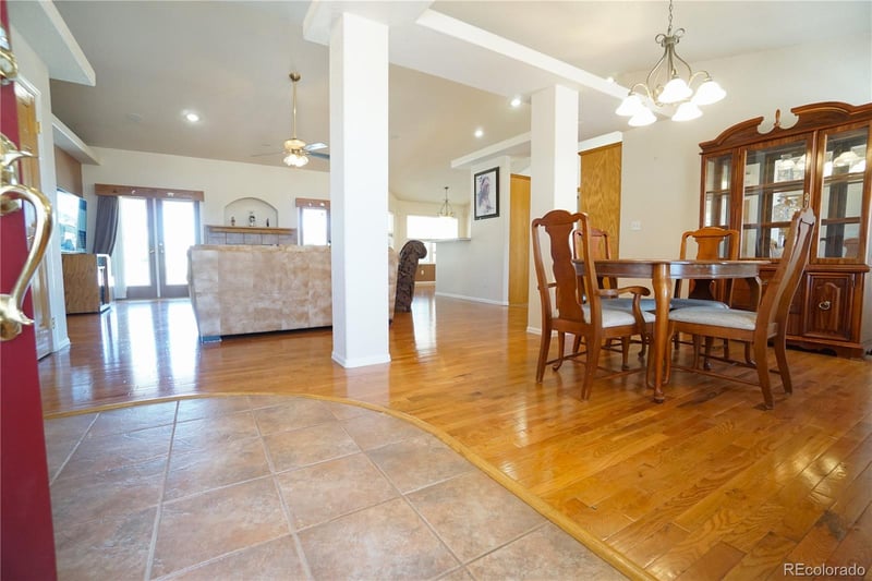 461 Fredonia Dr, Pueblo, CO 81007