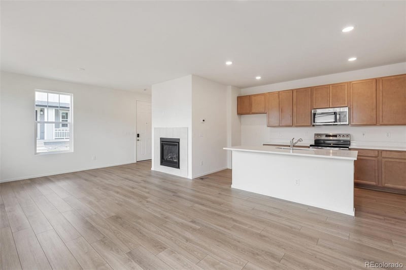 28650 6th Pl, Watkins, CO 80137