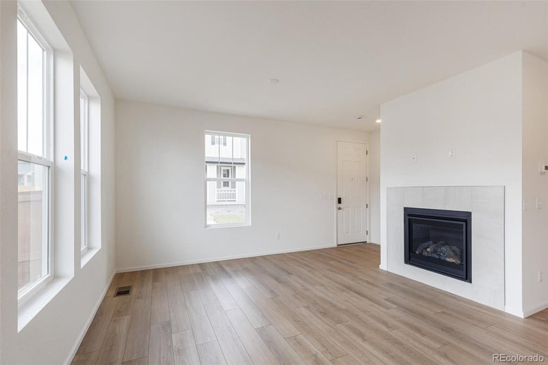 28650 6th Pl, Watkins, CO 80137