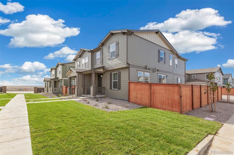 28650 6th Pl, Watkins, CO 80137