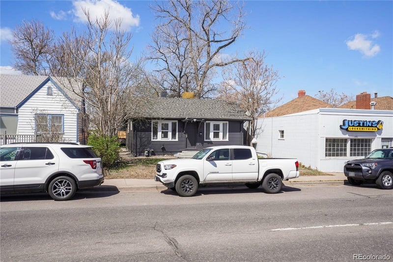 3839 Broadway , Englewood, CO 80113