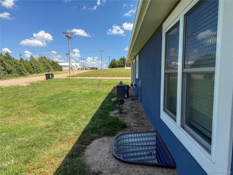370 8th St #A & B, Cheyenne Wells, CO 80810